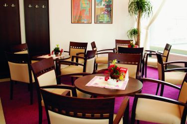 Clarion Old Town_lobby.JPG