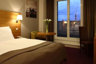 prague-bedroom-c1d-3.jpg